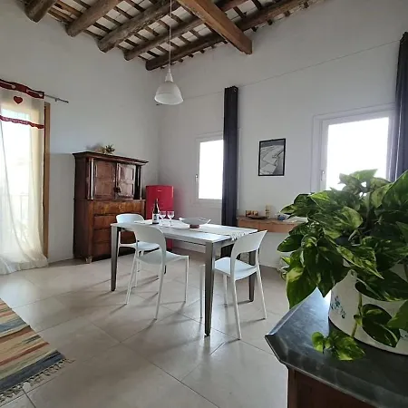 Ossuna Seaview Door דירה טראפאני