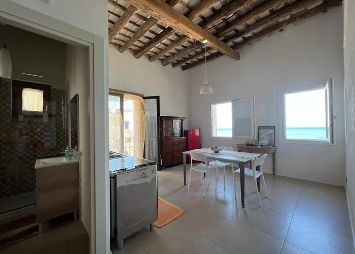 Ossuna Seaview Door * Τραπάνι
