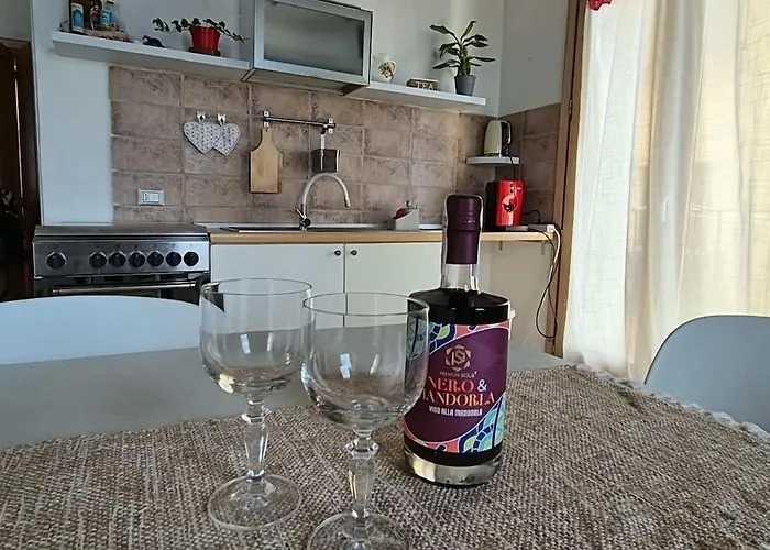 Ossuna Seaview Door Τραπάνι